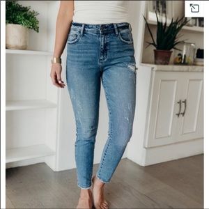 CJLA “Denver” Medium Wash Jeans | 1 | EUC